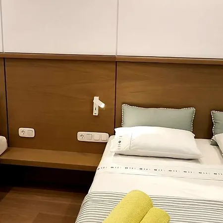 Thesstudio 10-3