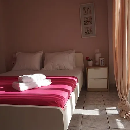 Aristotelous Square Luxury Apartment-2