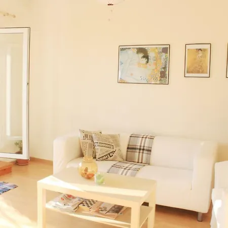 Sunny Central Apartment, Nice View, Fully Equipped-3