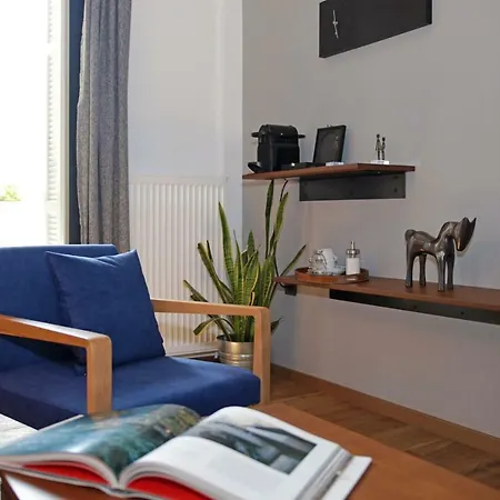 Tom'S Bachelor Pad-3