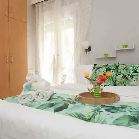 City Center Apartment Near Helexpo-2