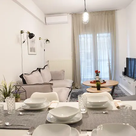 Heliconia Deluxe Apt Must-3