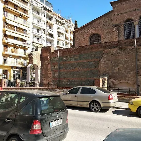 Metro Apartment - Thessaloniki Historic City Centre--3