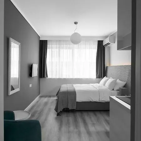 M&F Luxury Suites M Suite-3