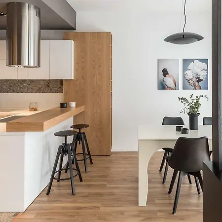 Central C&P Minimal Apartment-2