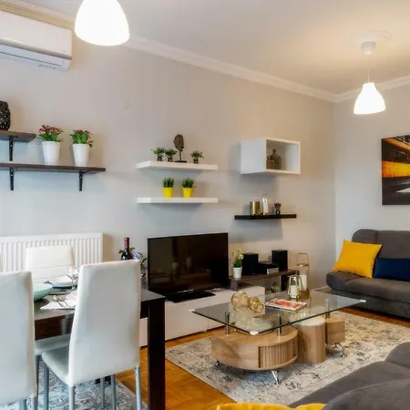 Corona Deluxe Apt.-2