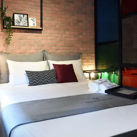 Q Luxury Rooms-3