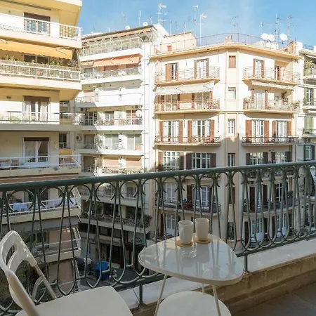 Stylish White 4 Ppl Apartment In City Center-3