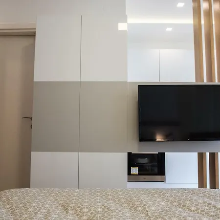 Violet #Colony_White_Tower-3
