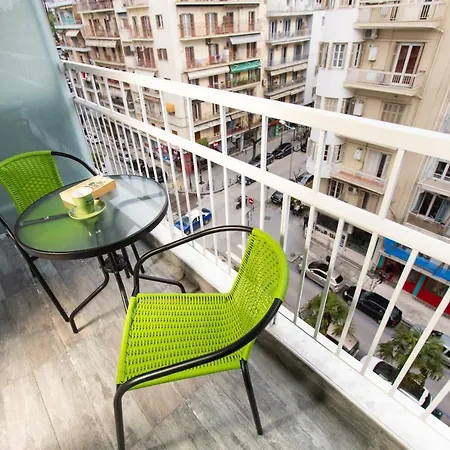 Downtown Luxury Boutique Suites : The Yellow Suite-3