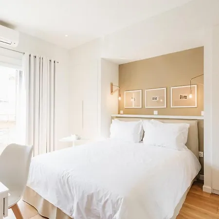 Lori Margariti Sea View Flat-2