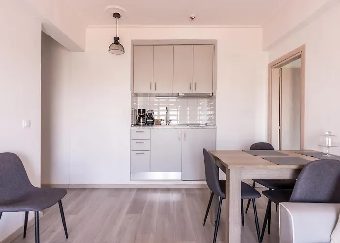 Huisdiervriedelijke Minimalist Apartments W/ View Thessaloniki