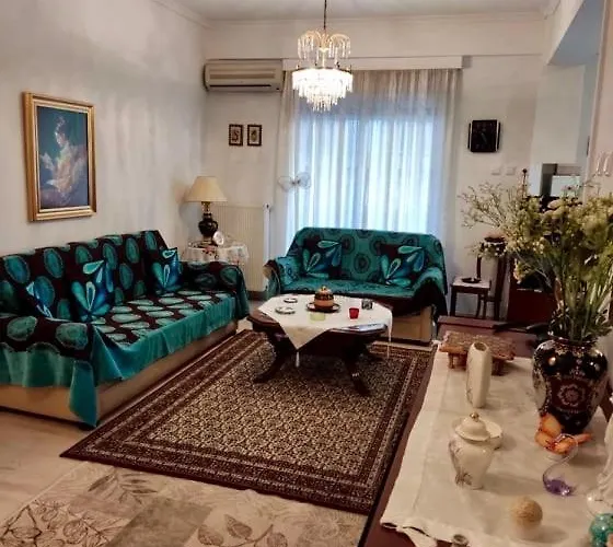 Marys House , Lovely 2-Bedroom Apartment Salonicco