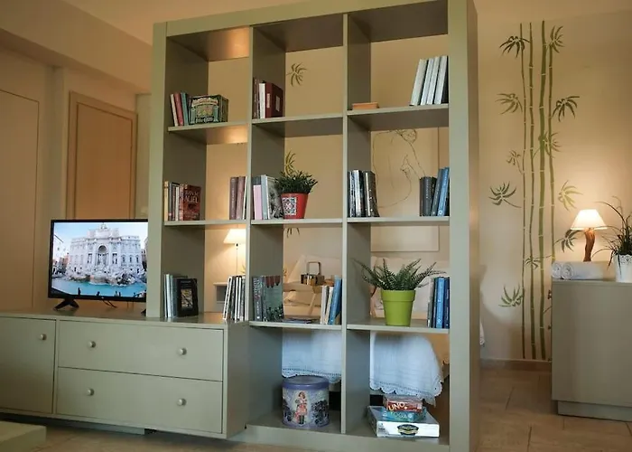 Apartment With Garden In Thessaloniki.