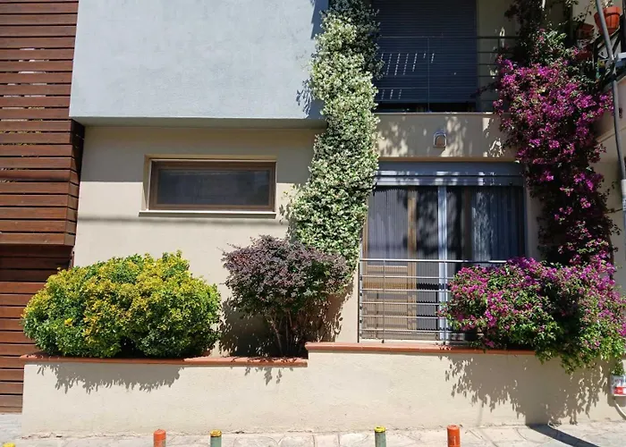 Quiet Urban Studio With Private Backyard Thessaloniki