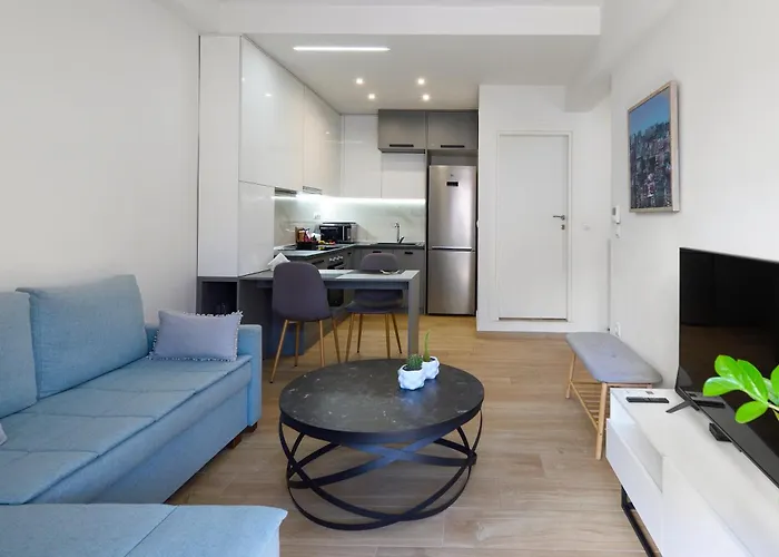 Twin Superior Suites-2Nd Floor-Balcony-250M Metro Station Salonicco