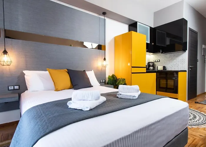 Downtown Luxury Boutique Suites : The Yellow Suite Thessaloniki